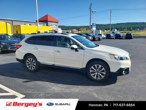 Used 2017 Subaru Outback 3.6R Touring w/ Popular Package #5A AWD/4WD image 5