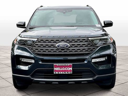 Used 2023 Ford Explorer XLT w/ Equipment Group 202A image 3