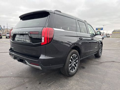 Used 2025 Ford Expedition Platinum image 8