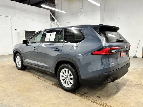 Used 2024 Toyota Grand Highlander AWD image 5