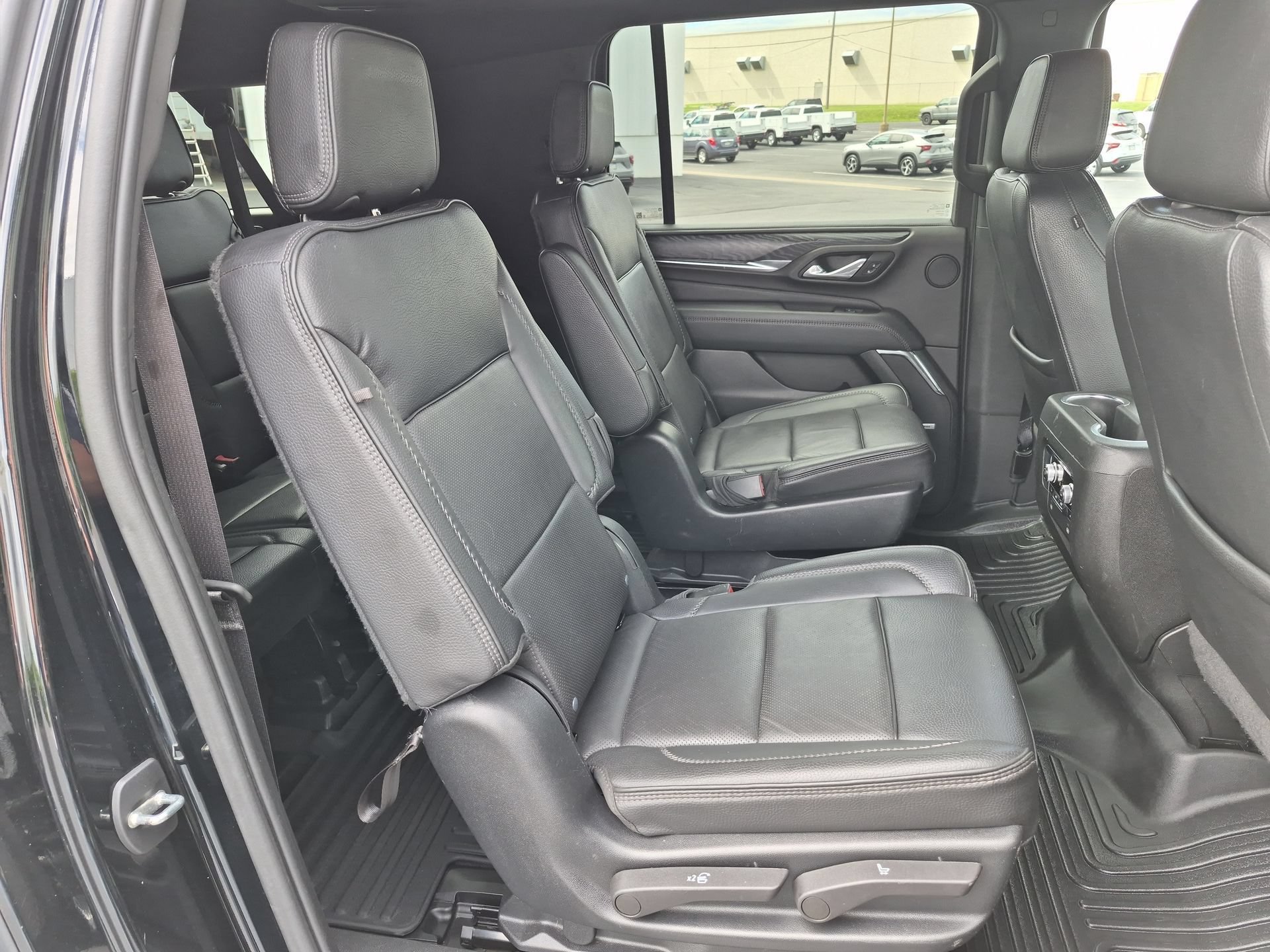 Certified 2023 GMC Yukon XL Denali w/ LPO, Floor Liner Package AWD/4WD image 28