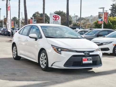 Used 2023 Toyota Corolla LE image 3