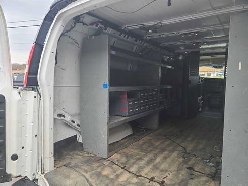 Used 2017 GMC Savana 2500 Extended image 20