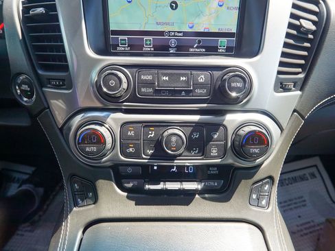 Used 2019 Chevrolet Suburban Premier AWD/4WD image 31