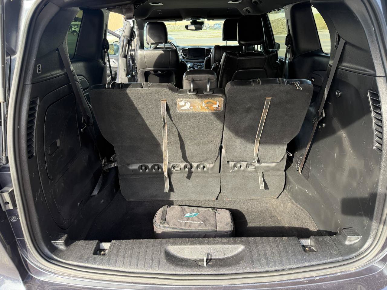 Used 2021 Chrysler Pacifica Touring-L w/ S Appearance Package FWD image 13