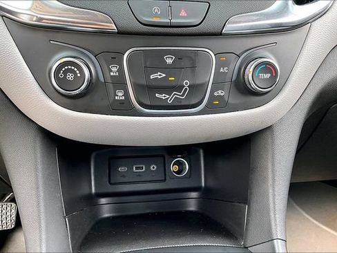 Used 2024 Chevrolet Equinox LS w/ LS Convenience Package FWD image 16