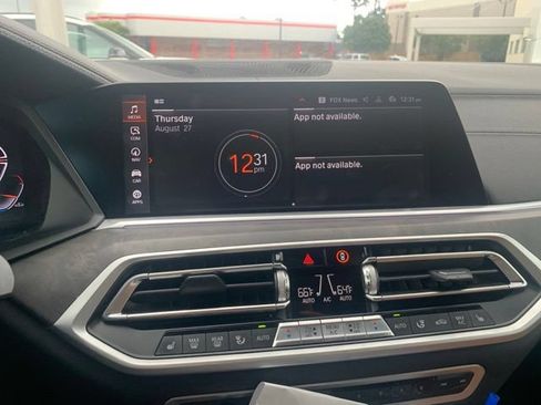 Used 2022 BMW X7 xDrive40i w/ M Sport Package AWD/4WD image 13