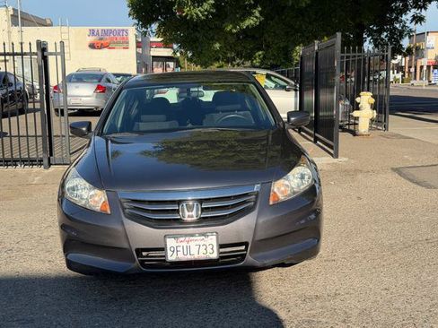 Used 2011 Honda Accord LX image 2