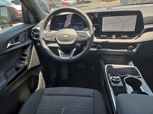 New 2026 Chevrolet Equinox LT w/ Safety and Technology Package FWD image 8