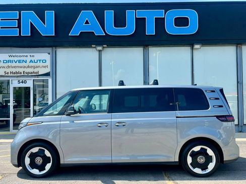 Used 2025 Volkswagen ID. Buzz Pro S RWD image 30