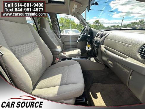 Used 2007 Jeep Liberty Sport AWD/4WD image 30