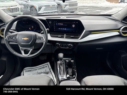 Used 2024 Chevrolet Trax LT w/ LT Convenience Package image 14