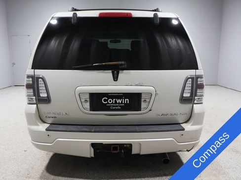 Used 2006 Lincoln Navigator Luxury AWD/4WD image 12