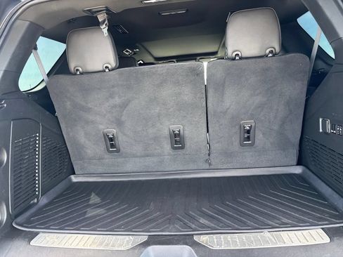 Used 2023 GMC Yukon Denali RWD image 31