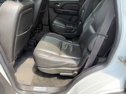 Used 2014 GMC Yukon Denali AWD/4WD image 12