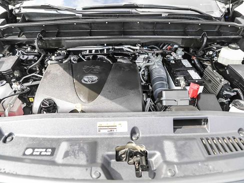 Used 2022 Toyota Highlander Platinum FWD image 24