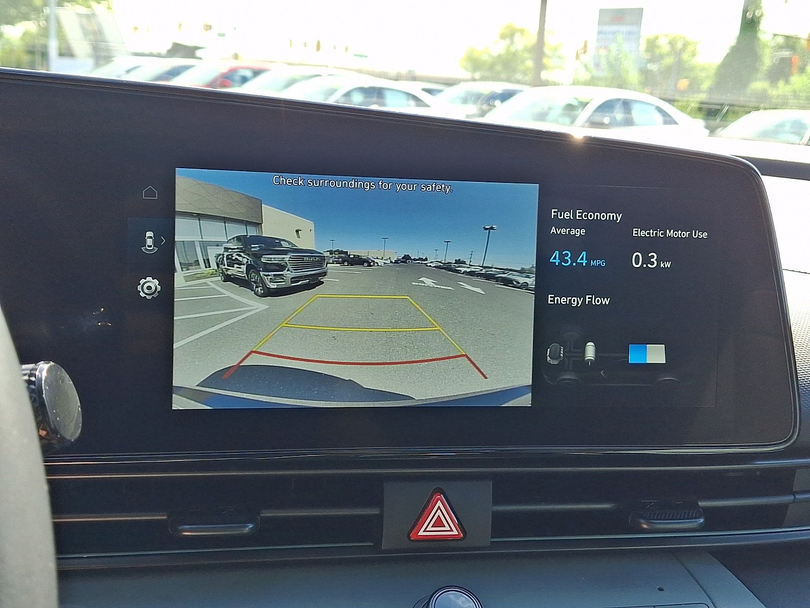 Certified 2025 Hyundai Elantra Limited FWD image 18