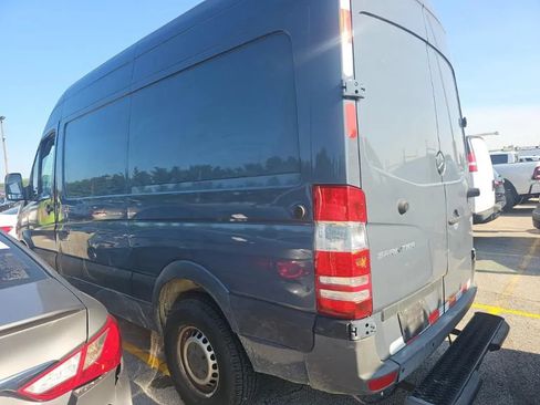 Used 2018 Mercedes-Benz Sprinter 2500 image 2