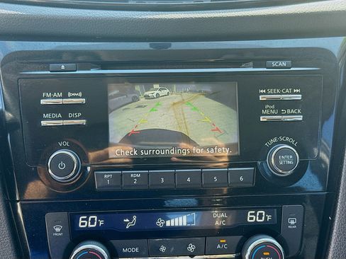 Used 2017 Nissan Rogue Sport SV image 13