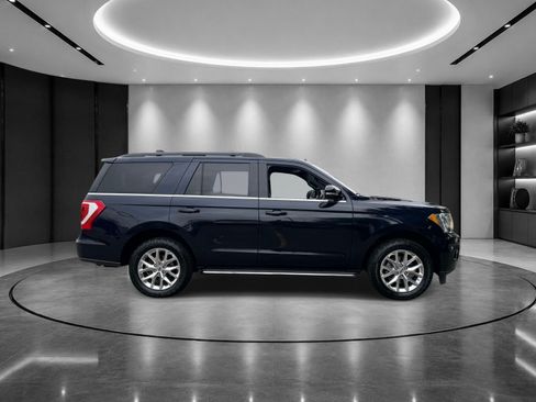 Used 2021 Ford Expedition XLT AWD/4WD image 5