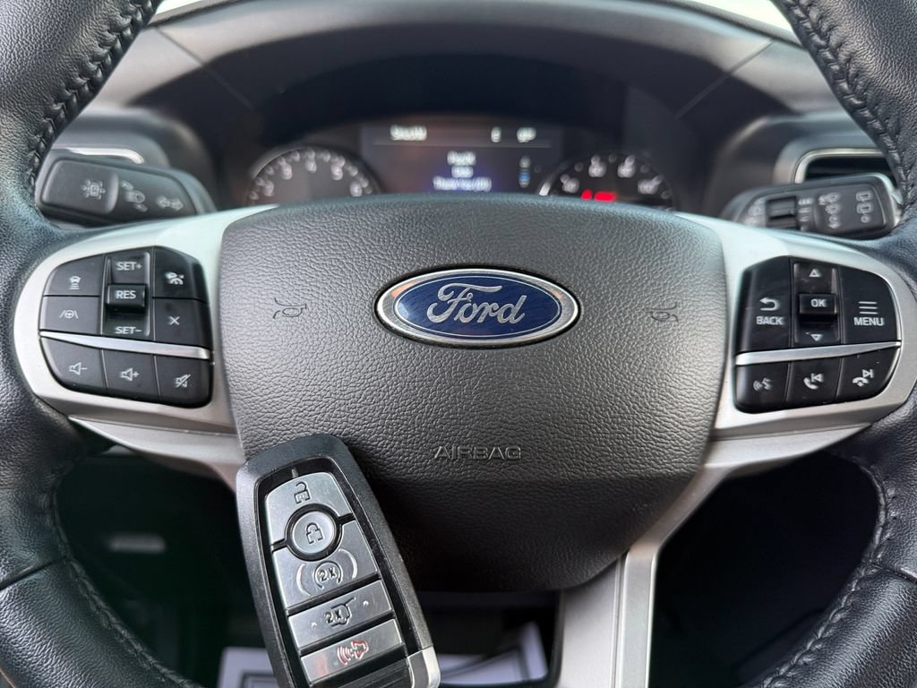 Used 2022 Ford Explorer XLT w/ Equipment Group 202A AWD/4WD image 45