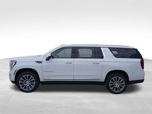 New 2026 GMC Yukon XL Denali w/ Sun & Power Step Package AWD/4WD image 2