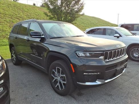 Used 2023 Jeep Grand Cherokee L Limited w/ Luxury Tech Group II AWD/4WD image 10