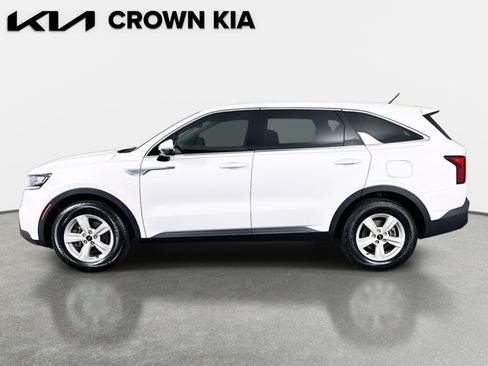 Used 2023 Kia Sorento LX image 8