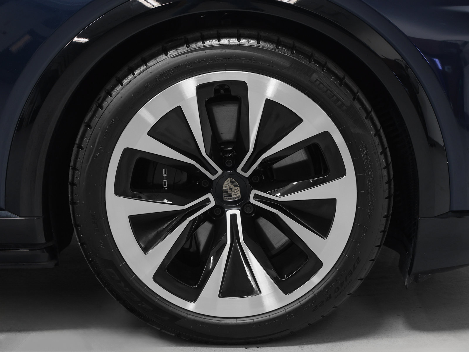 Certified 2026 Porsche Cayenne Turbo AWD/4WD image 16