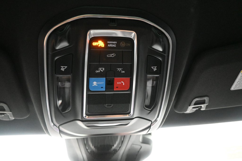 Used 2024 Dodge Charger Daytona R/T w/ Plus Group AWD/4WD image 19