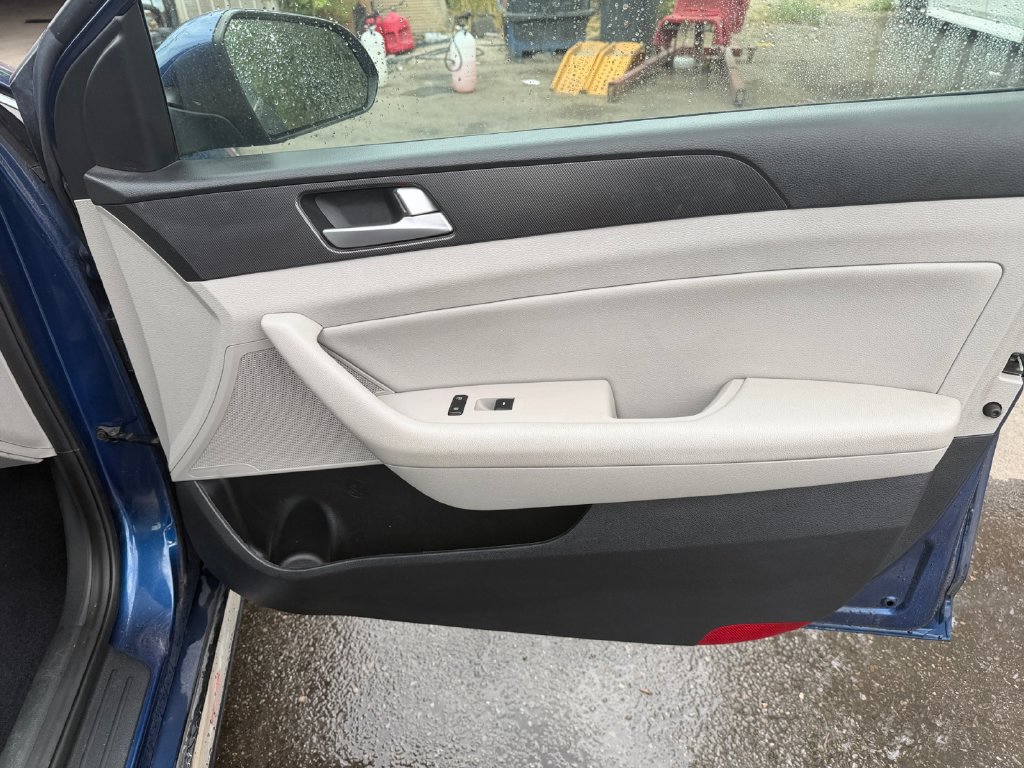 Used 2017 Hyundai Sonata Sport w/ Value Edition Package 02 FWD image 17