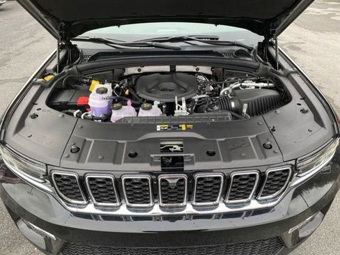 Used 2024 Jeep Grand Cherokee Limited 4xe w/ Luxury Tech Group II AWD/4WD image 17