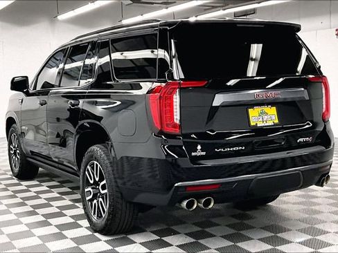 Used 2023 GMC Yukon AT4 w/ Technology Package AWD/4WD image 2