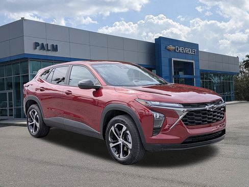 Certified 2025 Chevrolet Trax RS w/ Driver Confidence Package FWD image 1