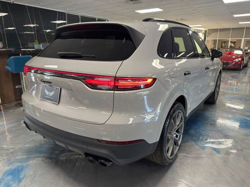 Used 2022 Porsche Cayenne Platinum Edition w/ Premium Package Plus AWD/4WD image 27