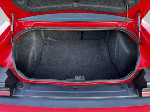 Used 2015 Dodge Challenger SRT image 54