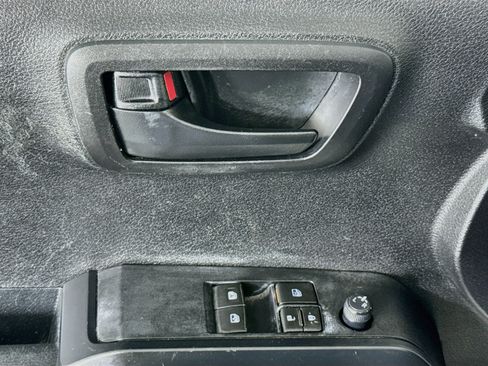 Used 2022 Toyota Tacoma SR RWD image 21