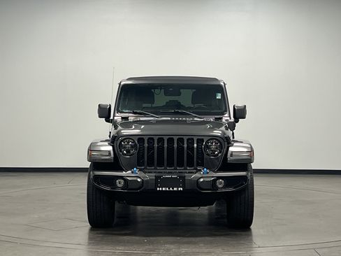 Used 2021 Jeep Wrangler Unlimited Sahara image 3