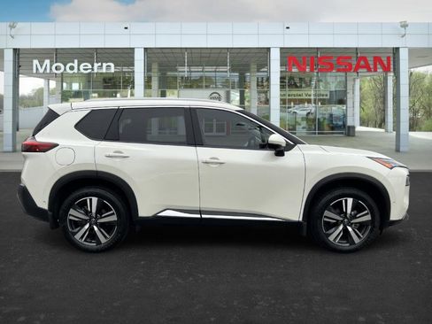 Certified 2023 Nissan Rogue SL w/ SL Premium Package image 6