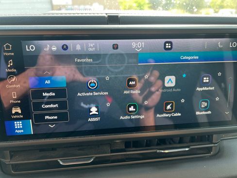 Used 2024 Jeep Wrangler Sahara image 22