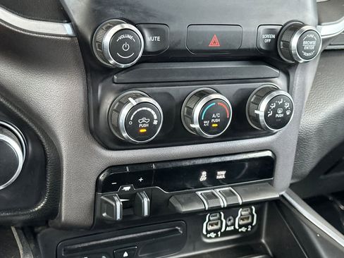 Used 2019 RAM 1500 Big Horn AWD/4WD image 19