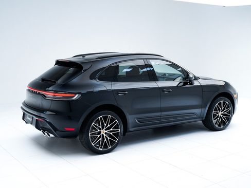 Certified 2026 Porsche Macan AWD/4WD image 9