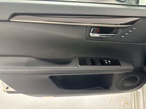 Used 2018 Lexus ES 350 w/ Luxury Package w/Wood Trim FWD image 25