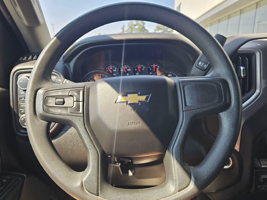 Used 2023 Chevrolet Silverado 1500 Custom AWD/4WD image 27