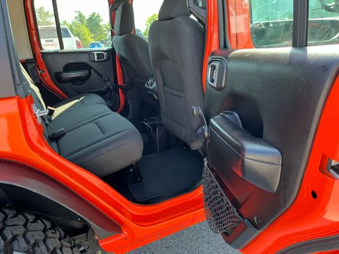 Used 2018 Jeep Wrangler Unlimited Sport AWD/4WD image 27