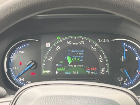 Used 2025 Toyota RAV4 LE image 33