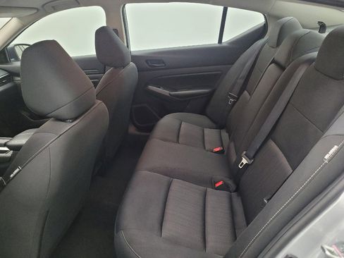 Used 2024 Nissan Altima 2.5 S FWD image 18