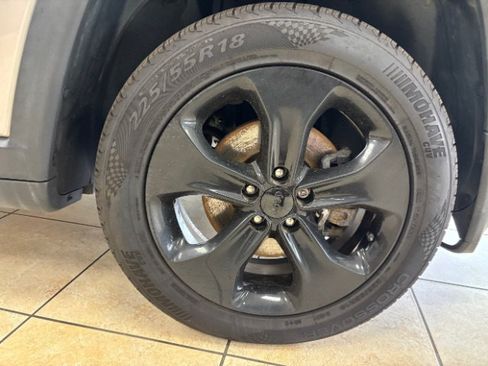 Used 2020 Jeep Compass Latitude AWD/4WD image 17