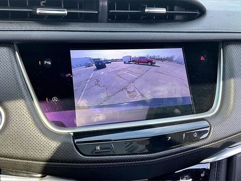 Used 2023 Cadillac XT5 Premium Luxury image 14