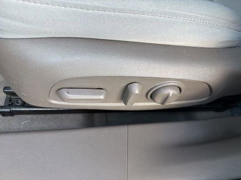 Used 2022 Chevrolet Malibu LT image 11